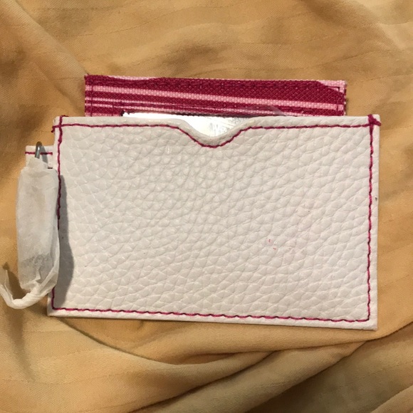 Faux leather mirror wallet off white. Convenient purse pocket size - Picture 3 of 8